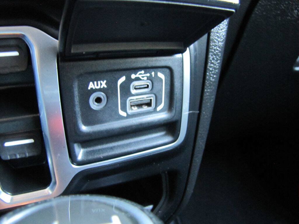 Used 2024 Jeep Wrangler Unlimited AWD/4WD image 39