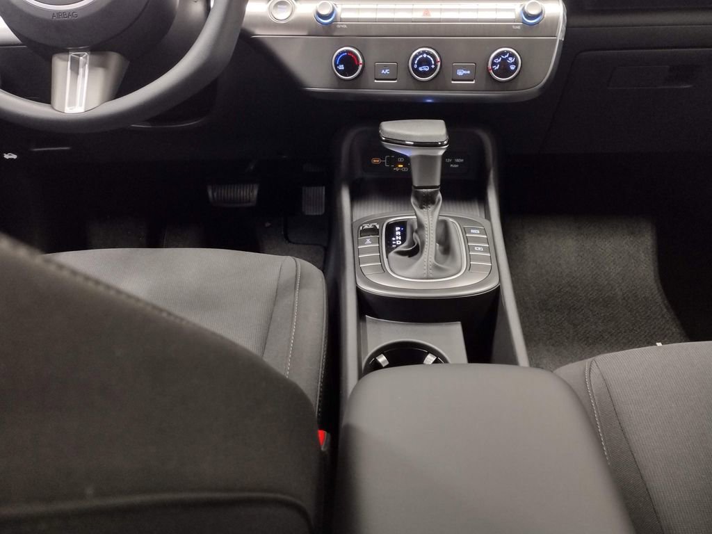 New 2026 Hyundai Kona SE image 32