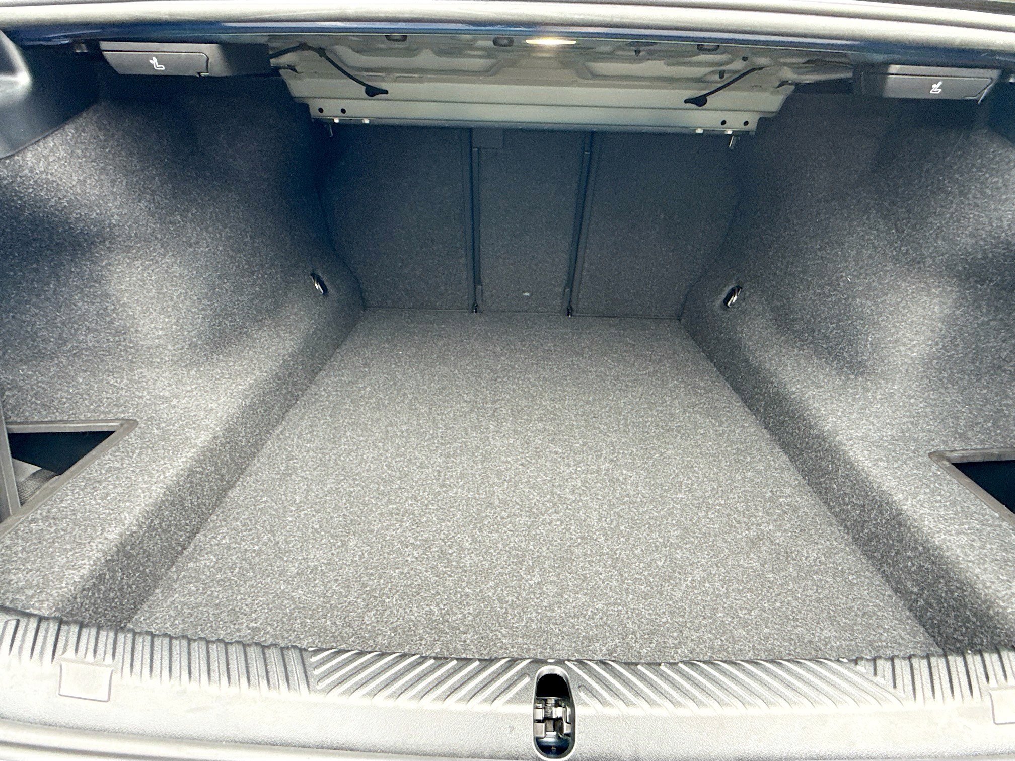 Used 2025 BMW 530i image 12