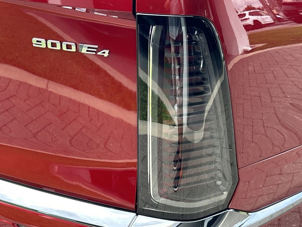 New 2026 Cadillac Vistiq Platinum image 8