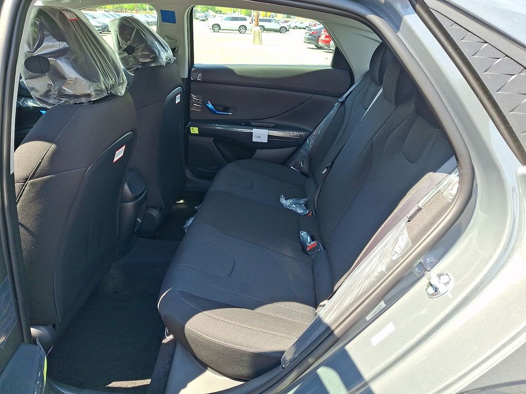 New 2026 Hyundai Elantra SE FWD image 7