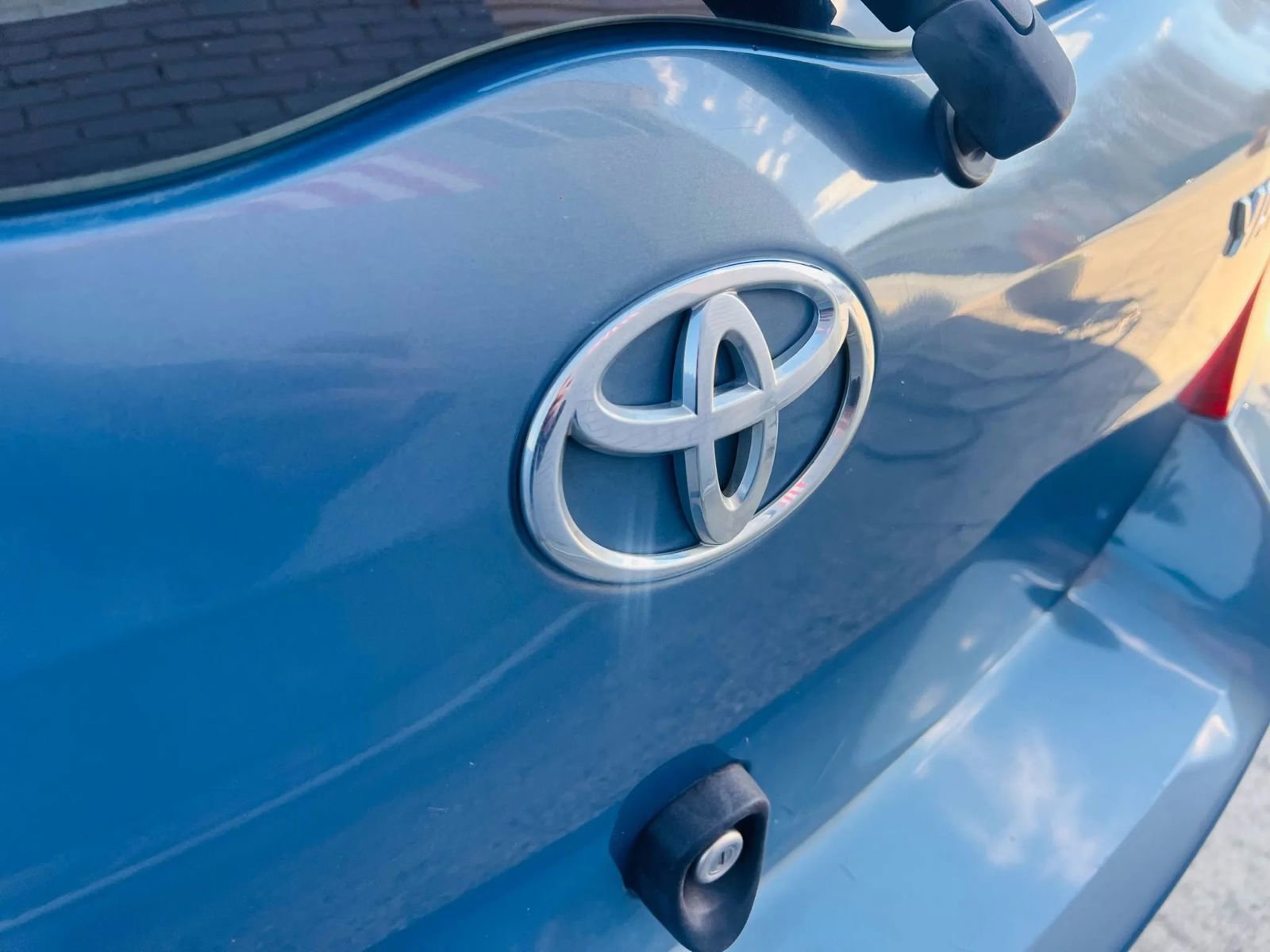 Used 2008 Toyota Yaris 2-Door Hatchback image 11