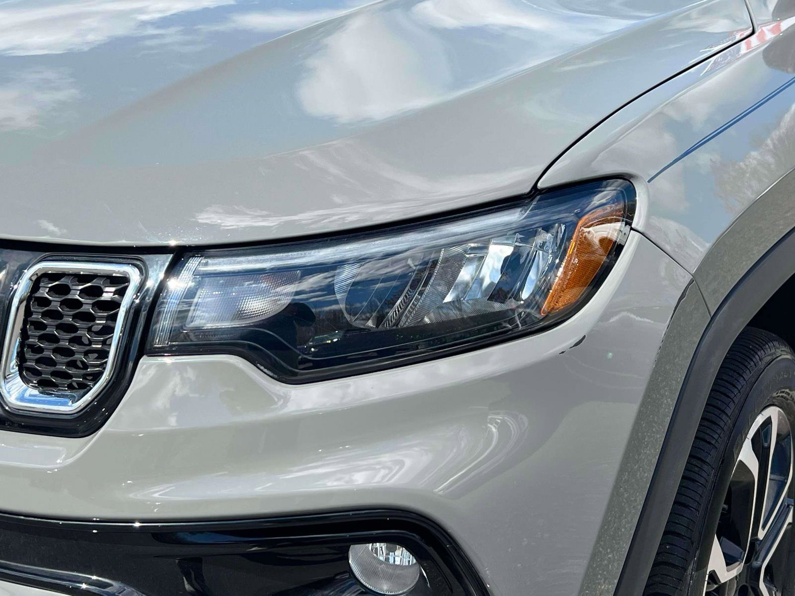 Used 2023 Jeep Compass Limited image 7