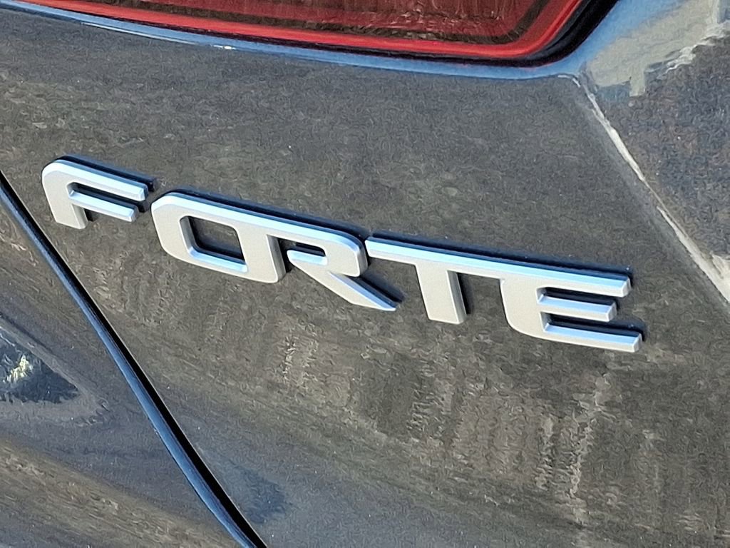 Used 2024 Kia Forte GT-Line w/ GT-Line Premium Package image 31