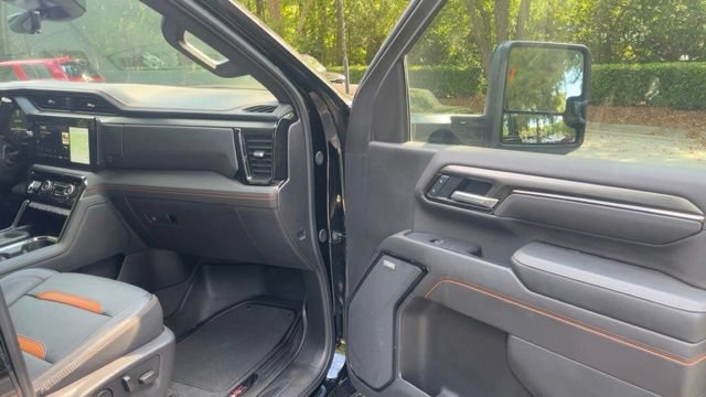 Used 2025 GMC Sierra 2500 AT4 w/ AT4 Premium Plus Package AWD/4WD image 10