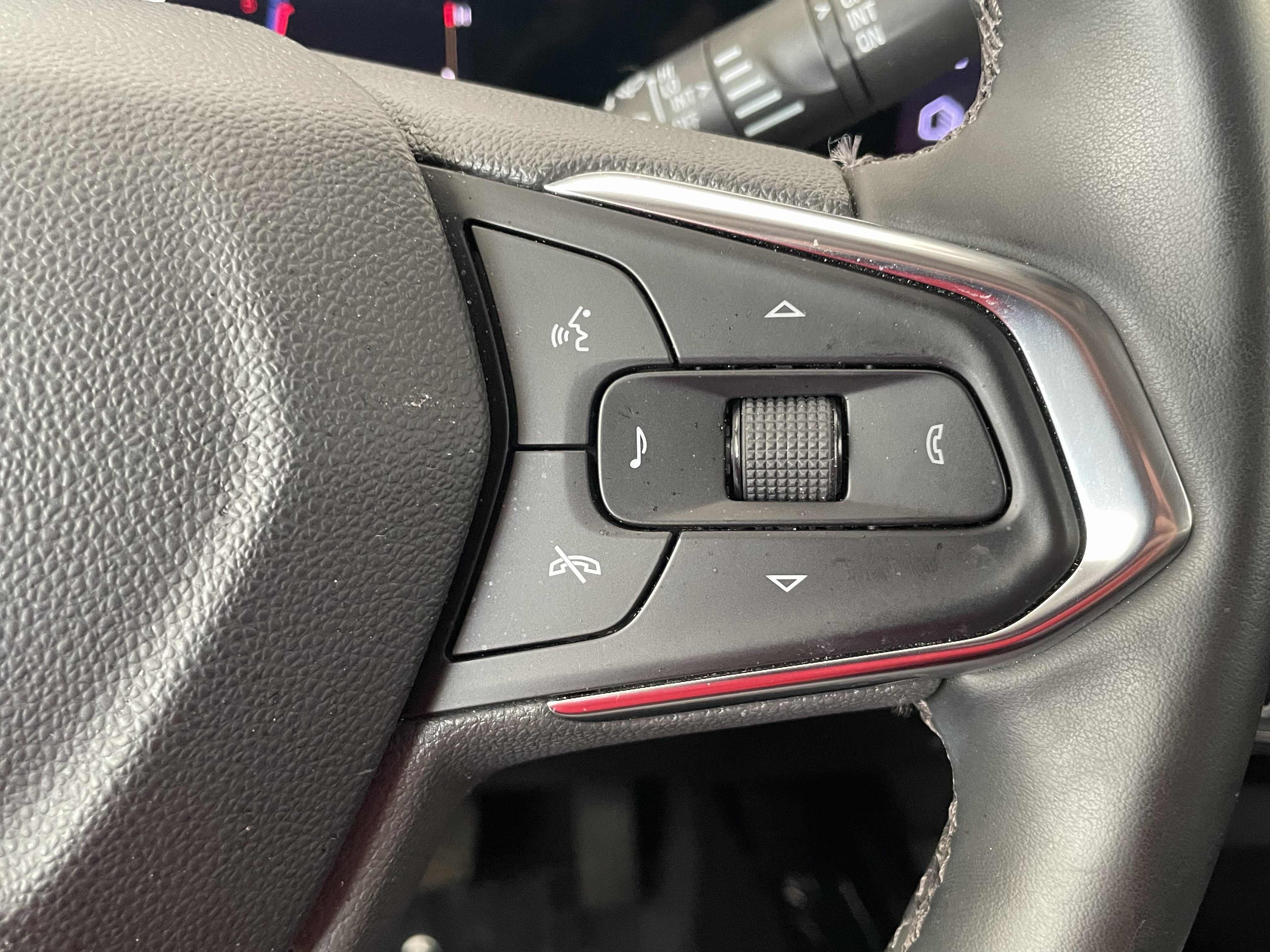 Certified 2025 Chevrolet Trax ACTIV w/ Driver Confidence Package FWD image 31