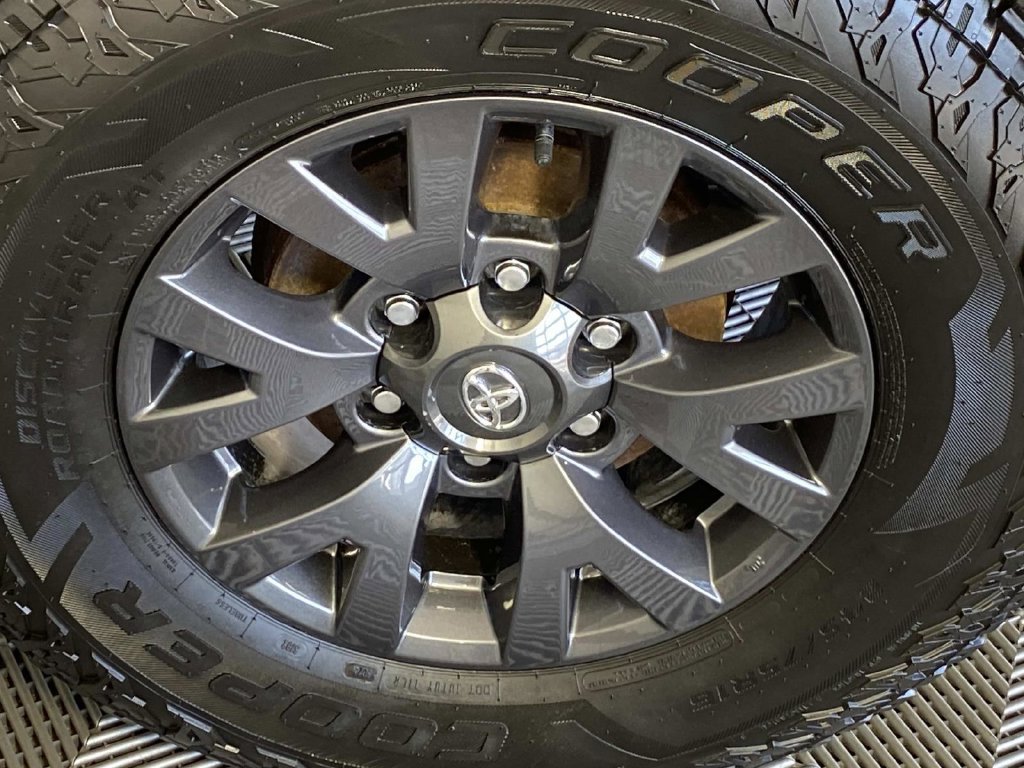 Used 2022 Toyota Tacoma SR5 AWD/4WD image 27