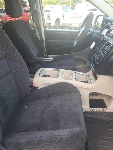 Used 2014 Dodge Grand Caravan SXT FWD image 14