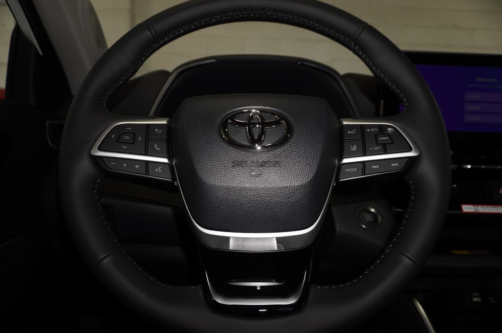 New 2026 Toyota Highlander Platinum image 21