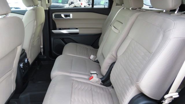 Certified 2021 Ford Explorer XLT image 6