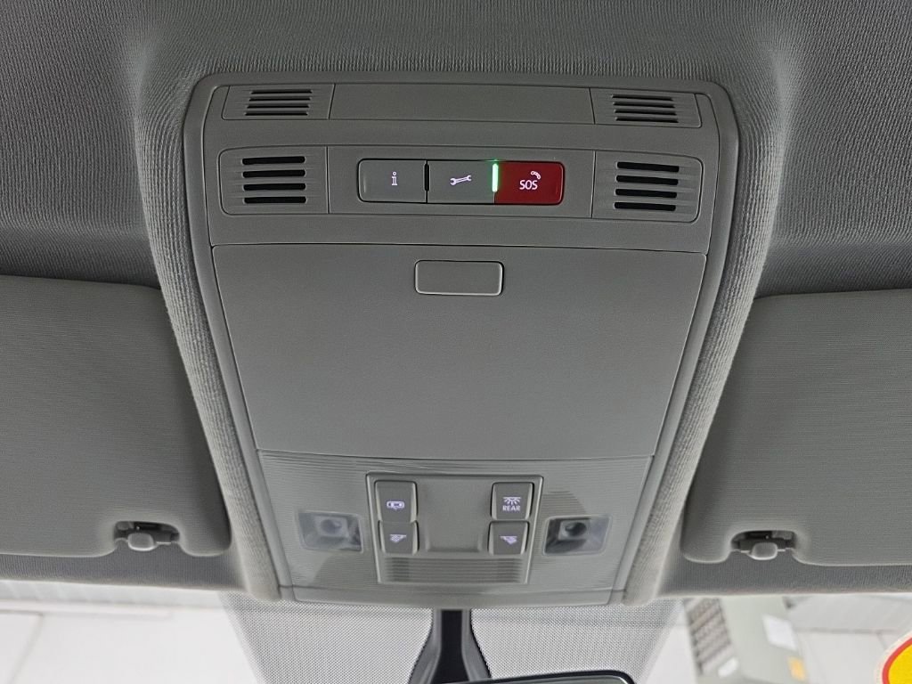 Used 2023 Volkswagen Tiguan S image 35