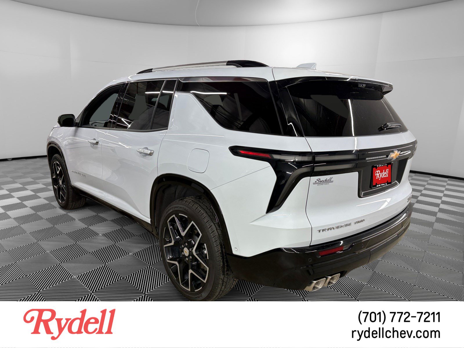 Used 2026 Chevrolet Traverse High Country w/ LPO, Floor Liner Package AWD/4WD image 3