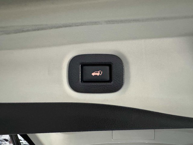 Used 2016 Nissan Rogue SL w/ SL Premium Package image 76