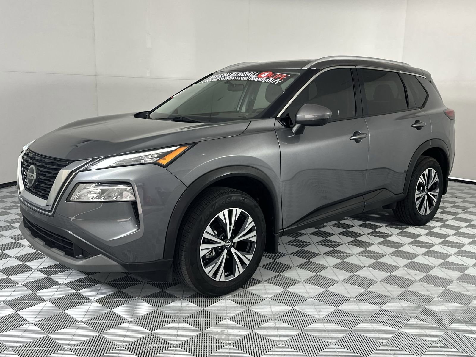 Used 2021 Nissan Rogue SV w/ Premium Package image 4