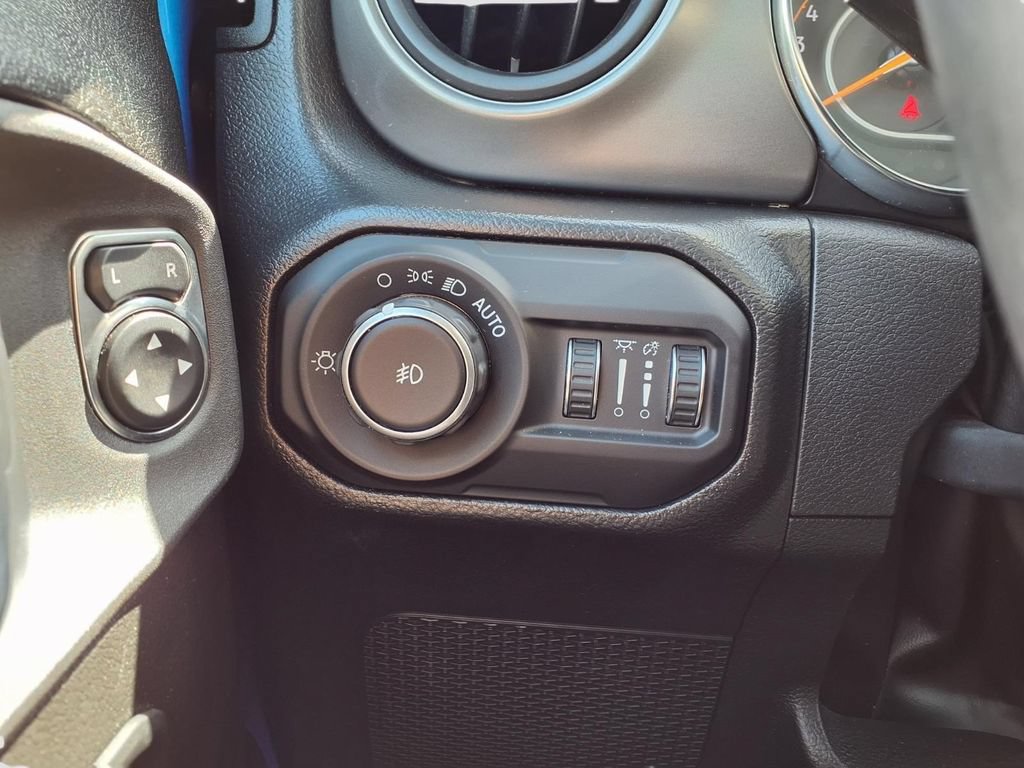 Used 2022 Jeep Wrangler Unlimited Sport AWD/4WD image 27