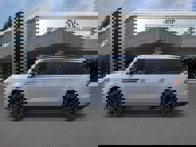 New 2025 Lincoln Navigator Reserve w/ Jet Appearance Package image 3