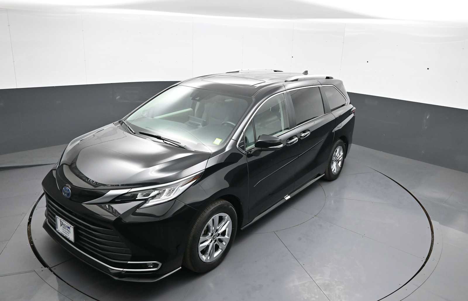 Used 2024 Toyota Sienna Limited AWD/4WD image 36