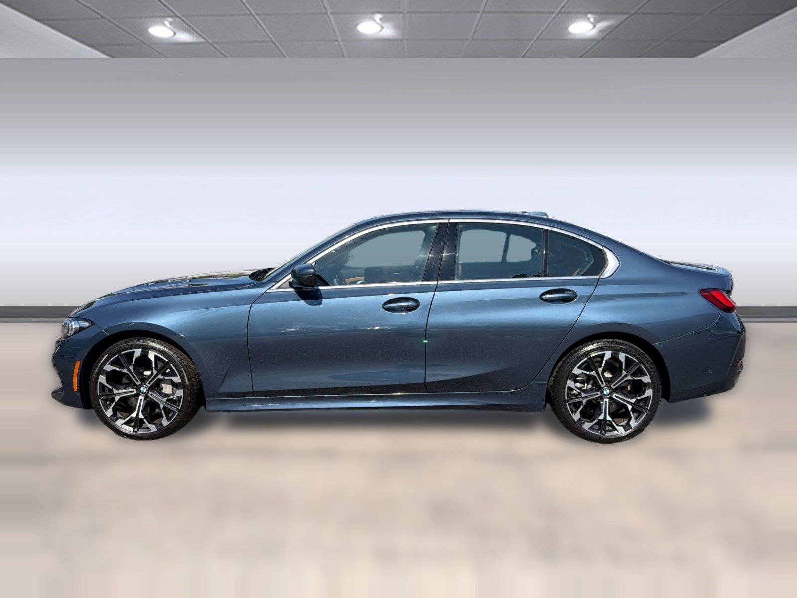 Certified 2025 BMW 330i Sedan RWD image 2