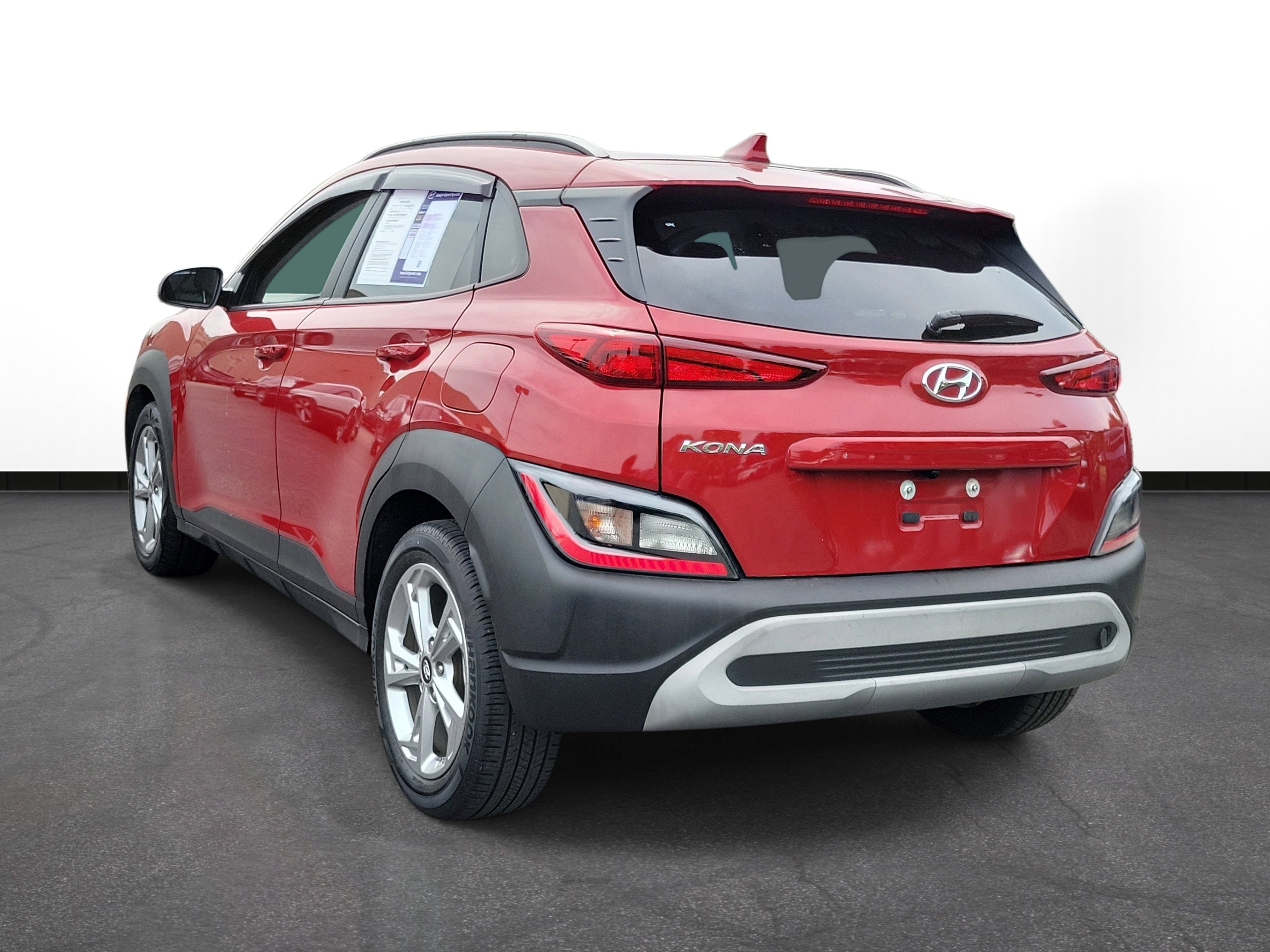 Used 2023 Hyundai Kona SEL w/ Convenience Package FWD image 3