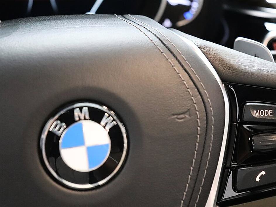 Used 2018 BMW 530i RWD image 40