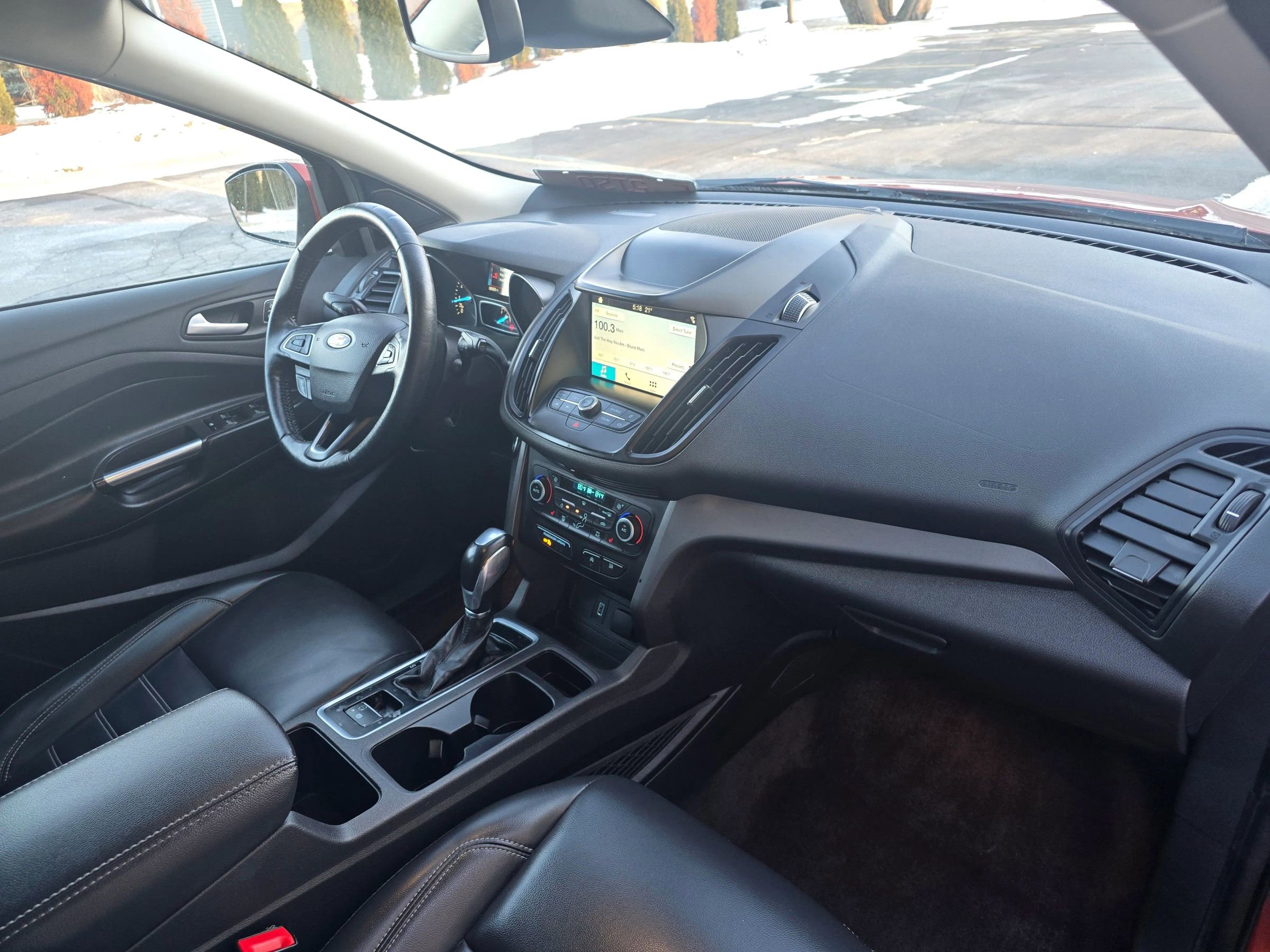 Used 2019 Ford Escape SEL image 28