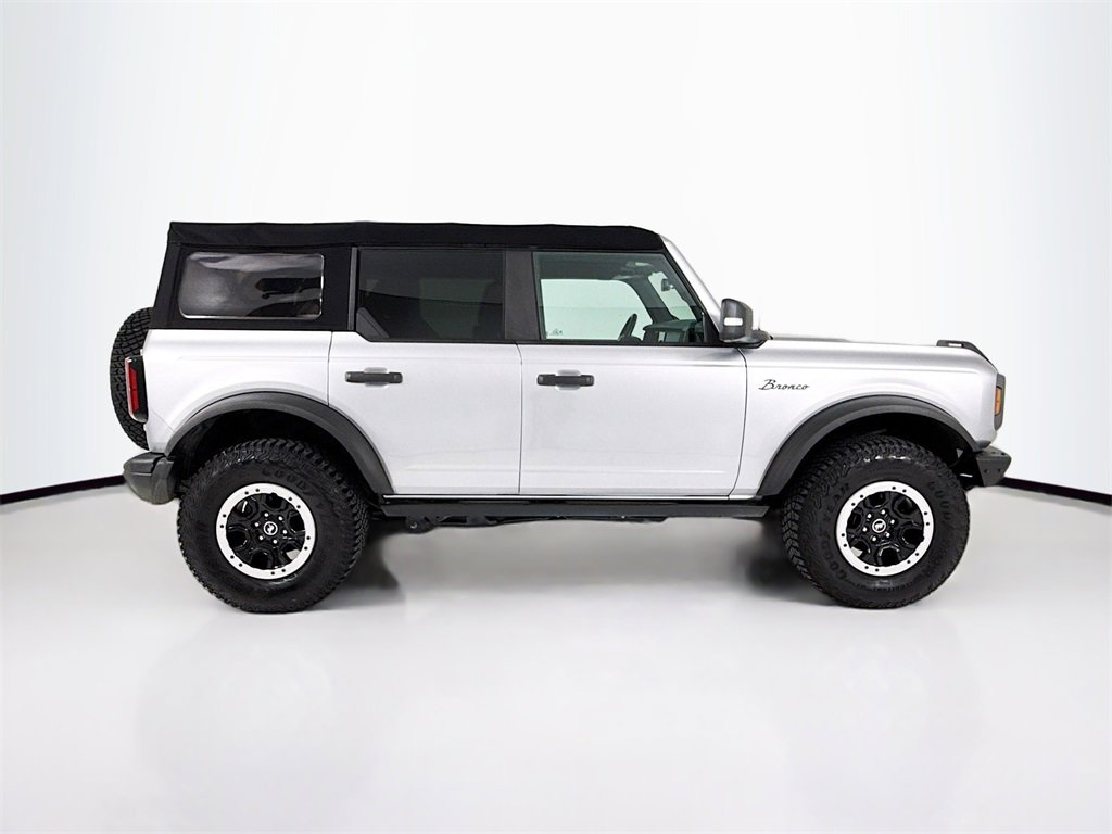 Used 2022 Ford Bronco Badlands image 8