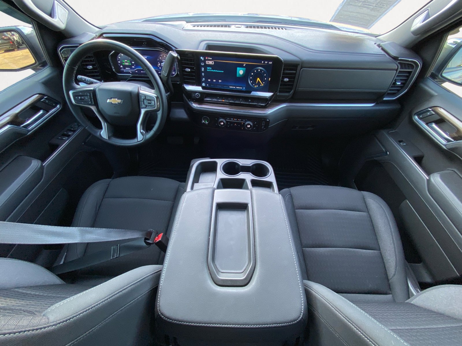 Used 2023 Chevrolet Silverado 1500 LT image 3