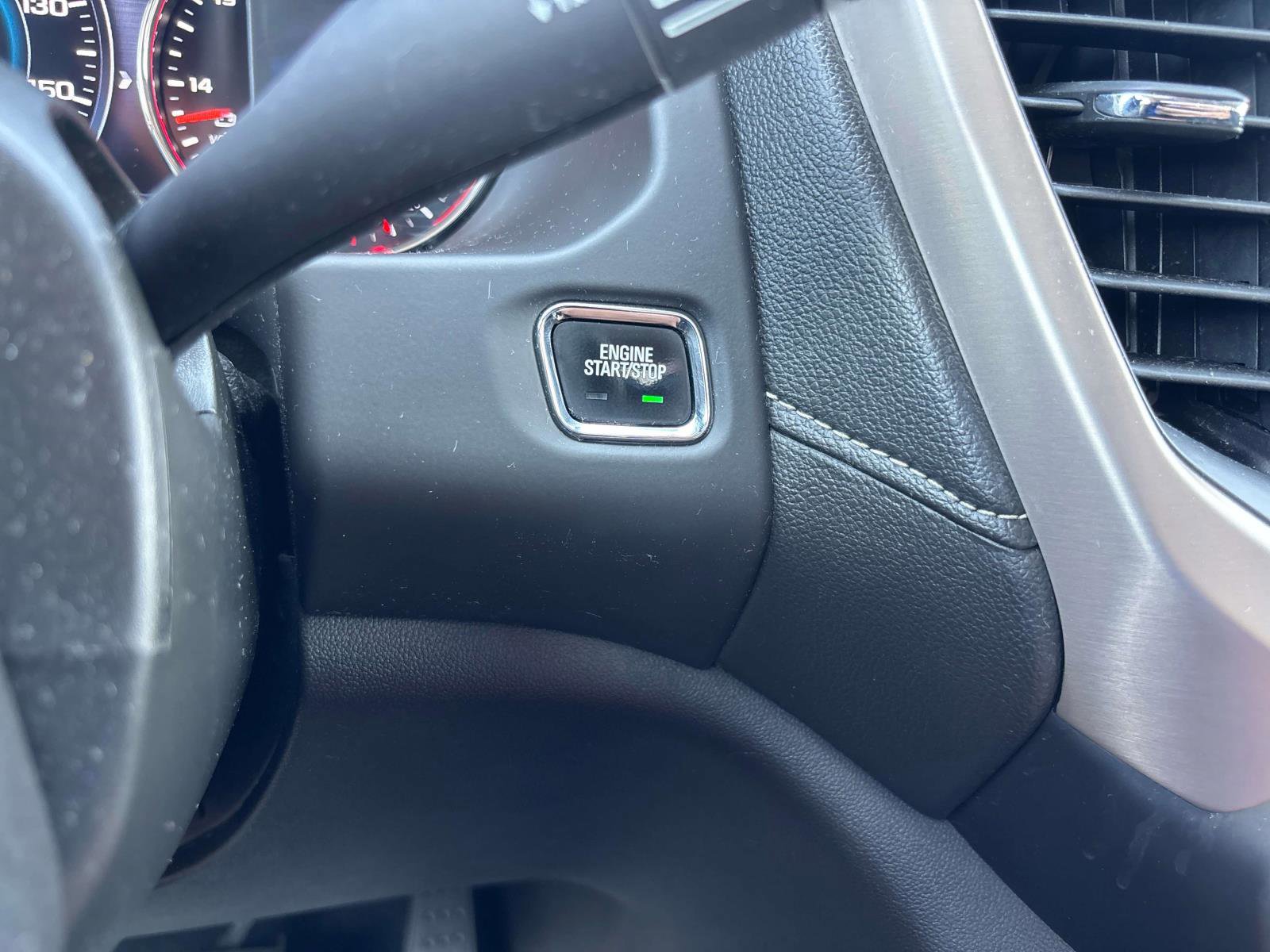 Used 2017 GMC Acadia Denali w/ Technology Package image 28