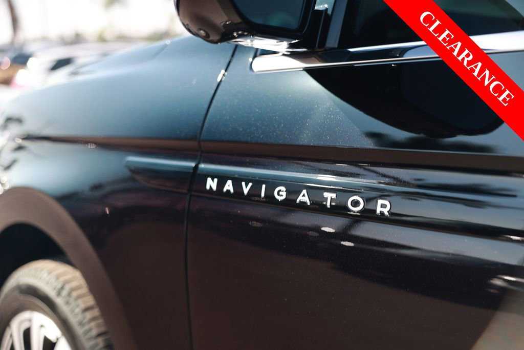 Used 2025 Lincoln Navigator Black Label AWD/4WD image 14