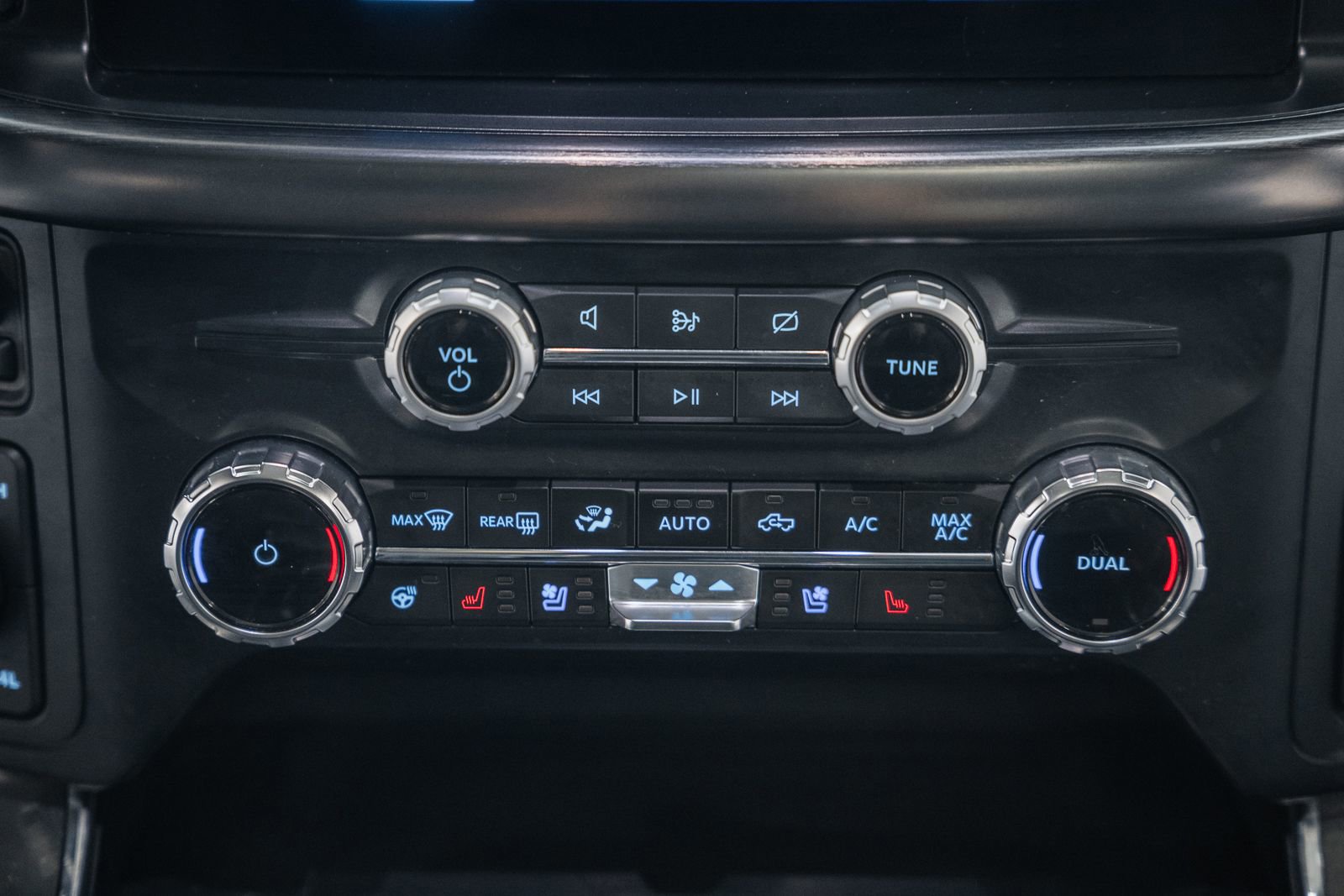 Used 2023 Ford F150 Lariat w/ Equipment Group 502A High image 26