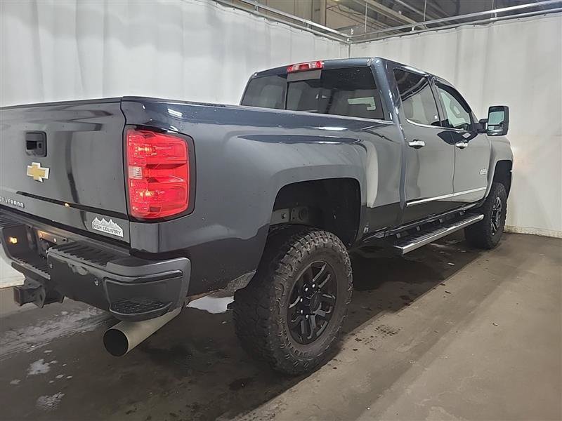 Used 2019 Chevrolet Silverado 2500 High Country AWD/4WD image 4