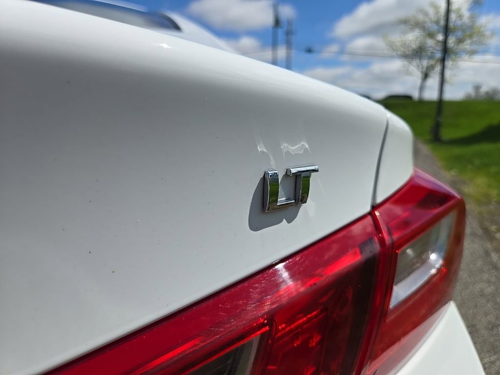 Used 2023 Chevrolet Malibu LT FWD image 36