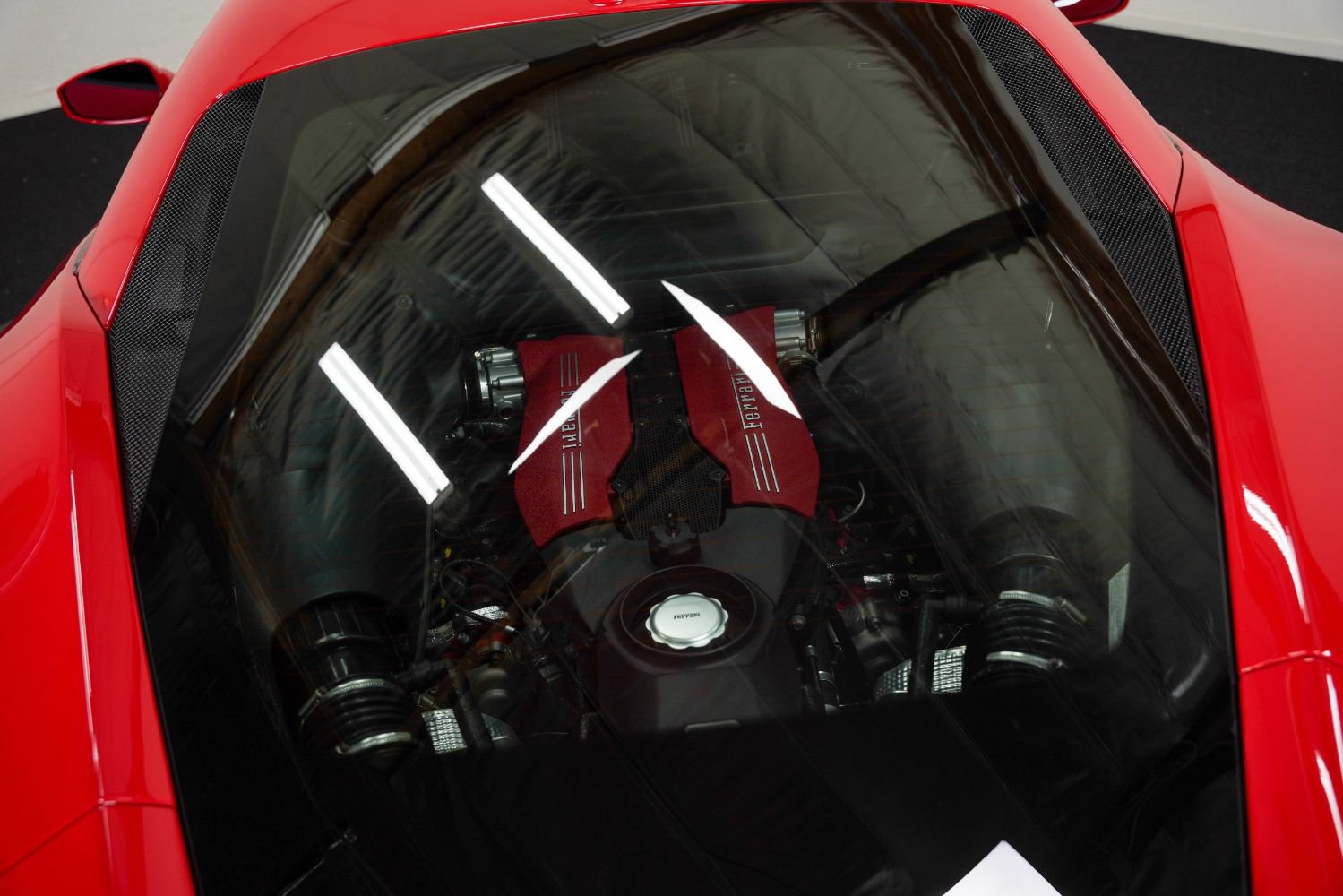 Used 2017 Ferrari 488 GTB RWD image 22