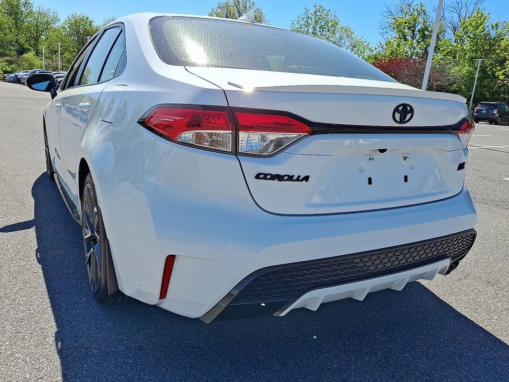 Used 2022 Toyota Corolla SE w/ SE Premium Package FWD image 8