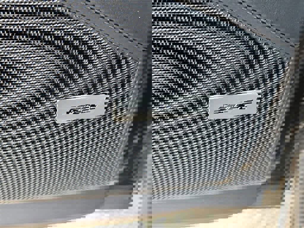 Used 2025 Porsche Cayenne S image 23