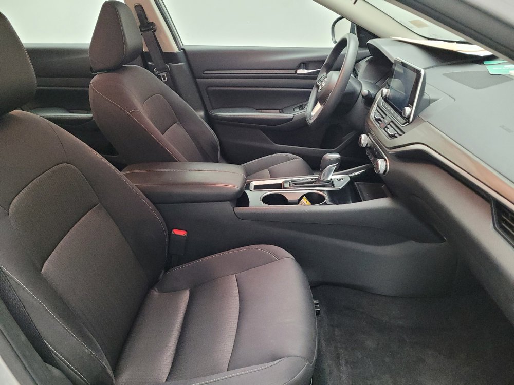 Used 2024 Nissan Altima 2.5 SV image 21