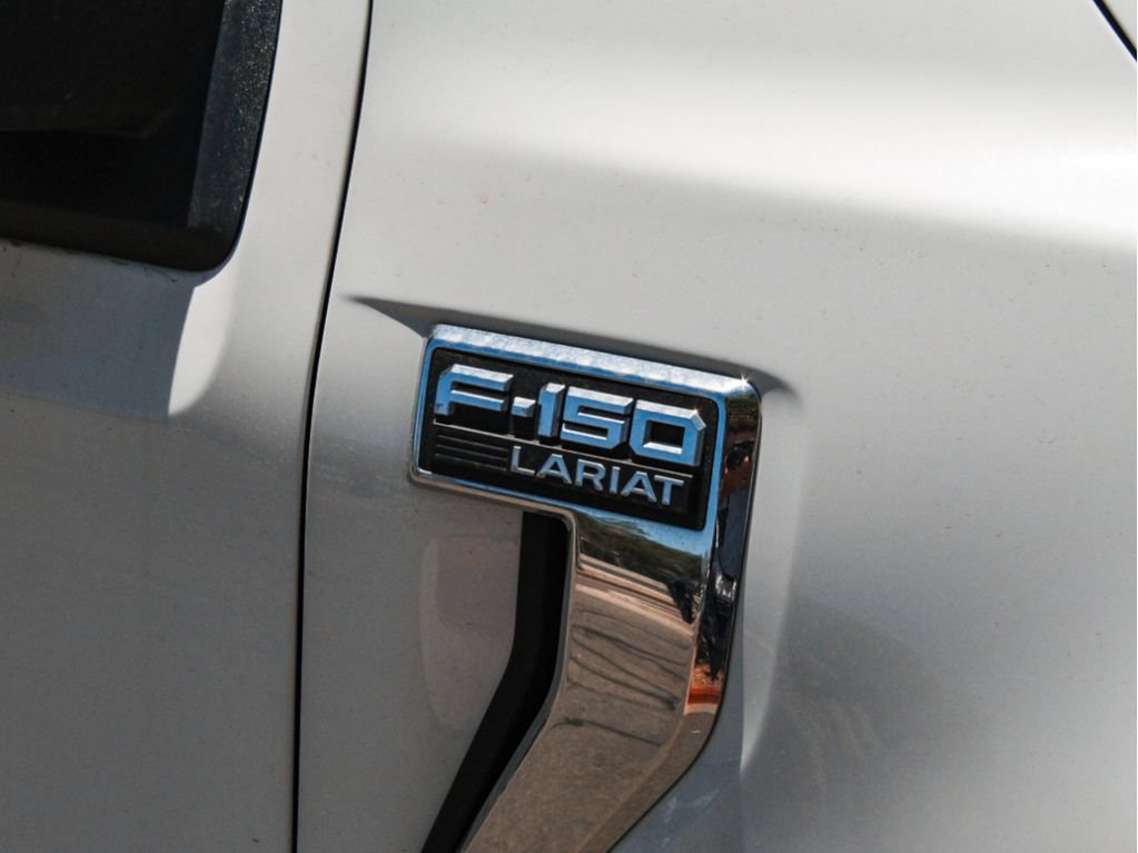 Used 2022 Ford F150 Lariat w/ Bed Utility Package RWD image 4