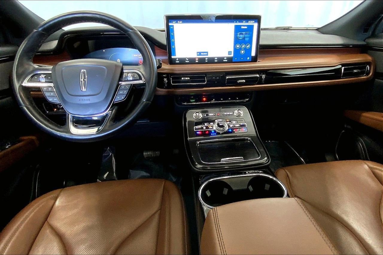 Used 2023 Lincoln Nautilus Reserve w/ Monochromatic Package image 15