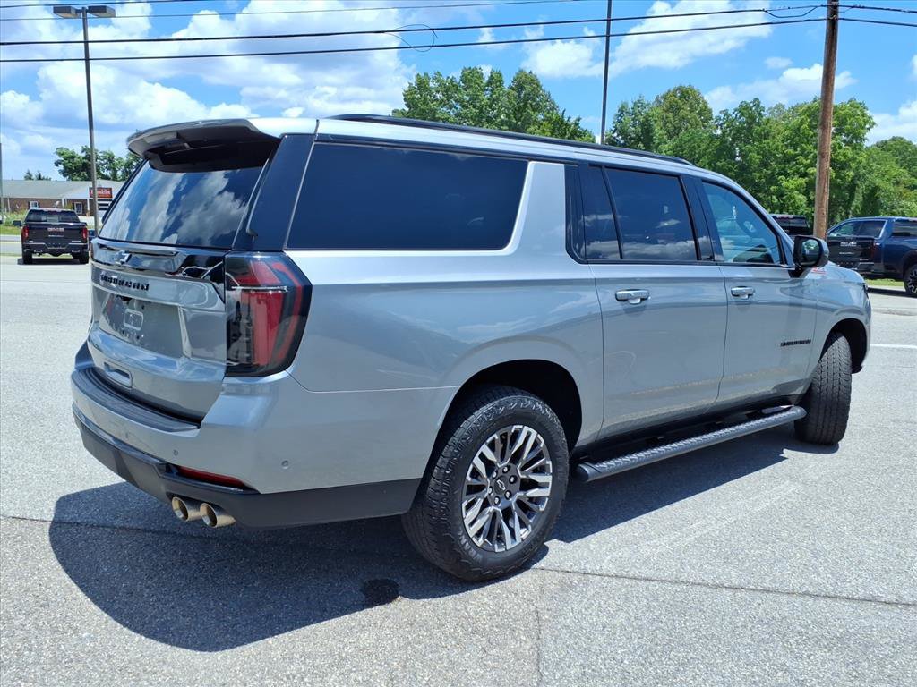 Certified 2025 Chevrolet Suburban Z71 AWD/4WD image 4