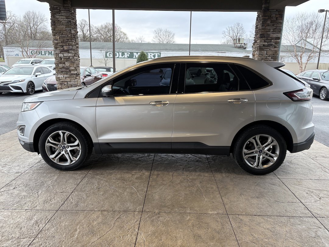 Used 2016 Ford Edge Titanium w/ Technology Package FWD image 9