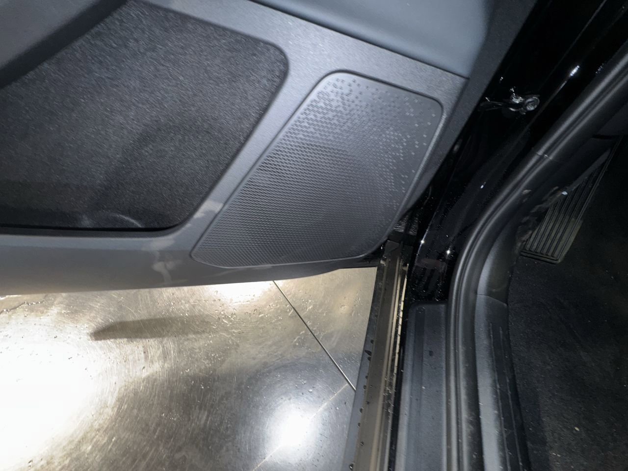 New 2025 Kia EV6 Light w/ Light LR Technology Package image 18