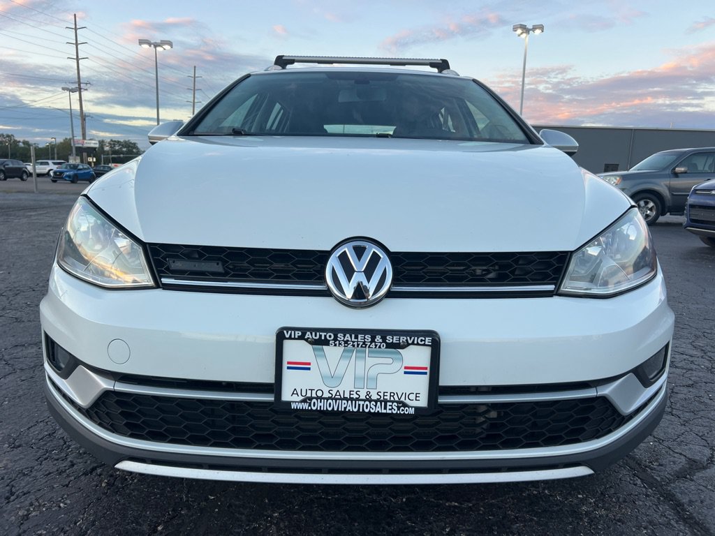 Used 2017 Volkswagen Golf Alltrack SEL AWD/4WD image 2