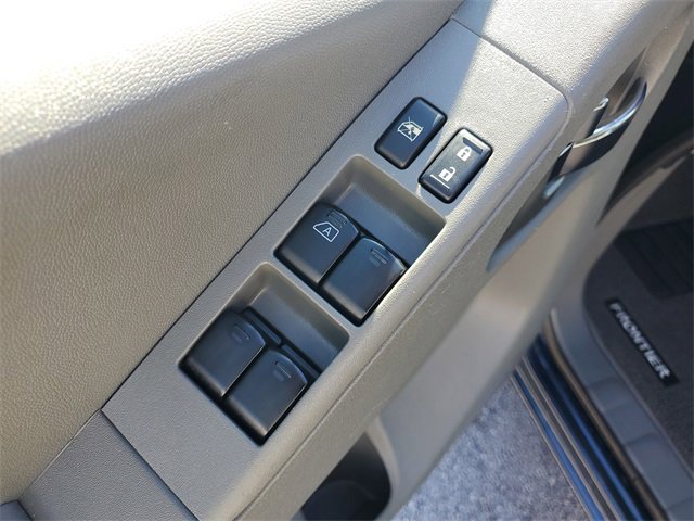 Used 2020 Nissan Frontier SV image 17