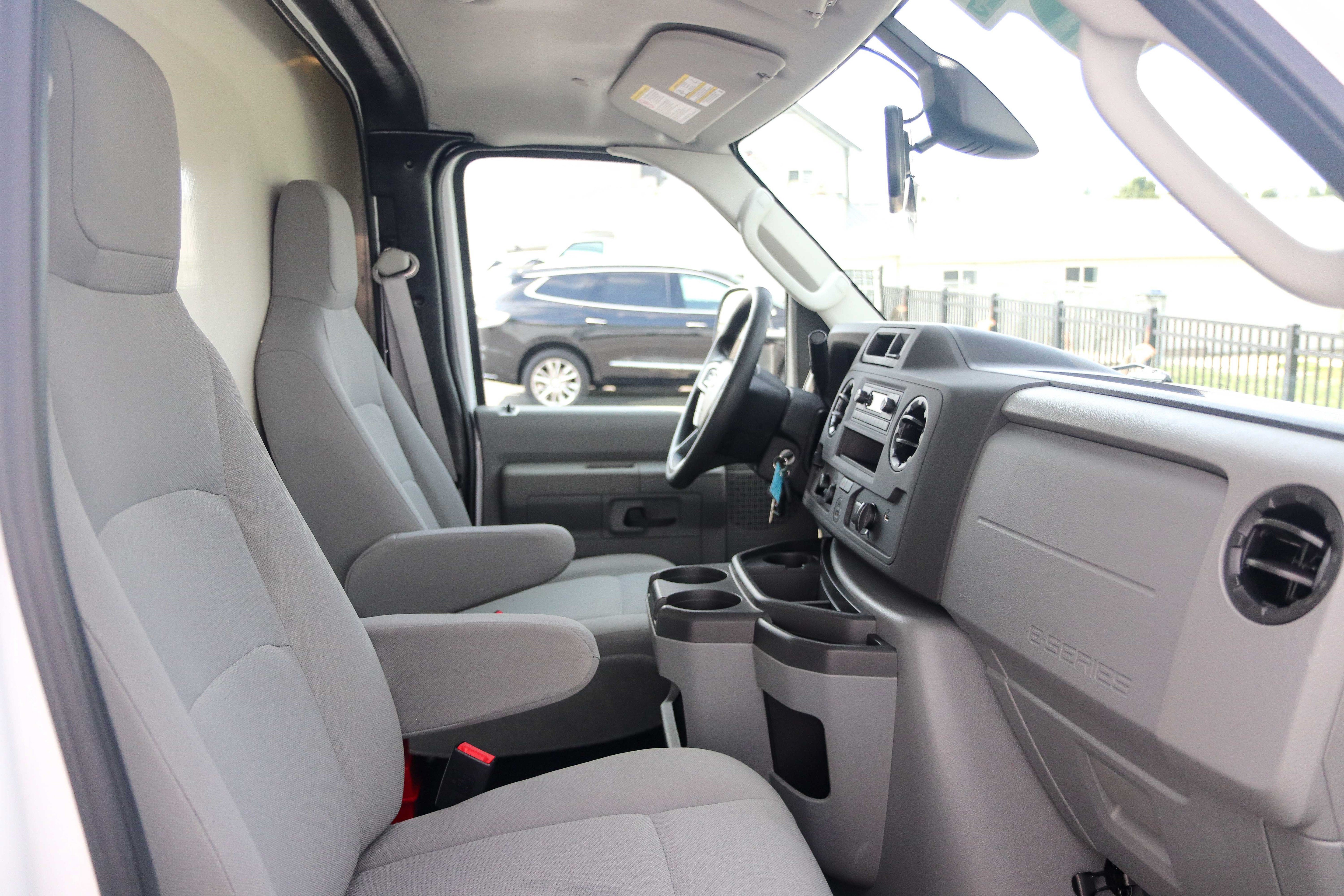 Used 2024 Ford E-450 and Econoline 450 Super Duty w/ Driver's Safety Package RWD image 12