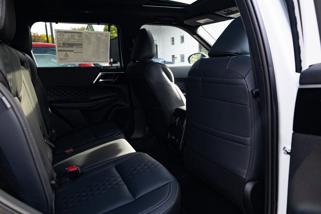New 2025 Mitsubishi Outlander SEL Black Edition image 23