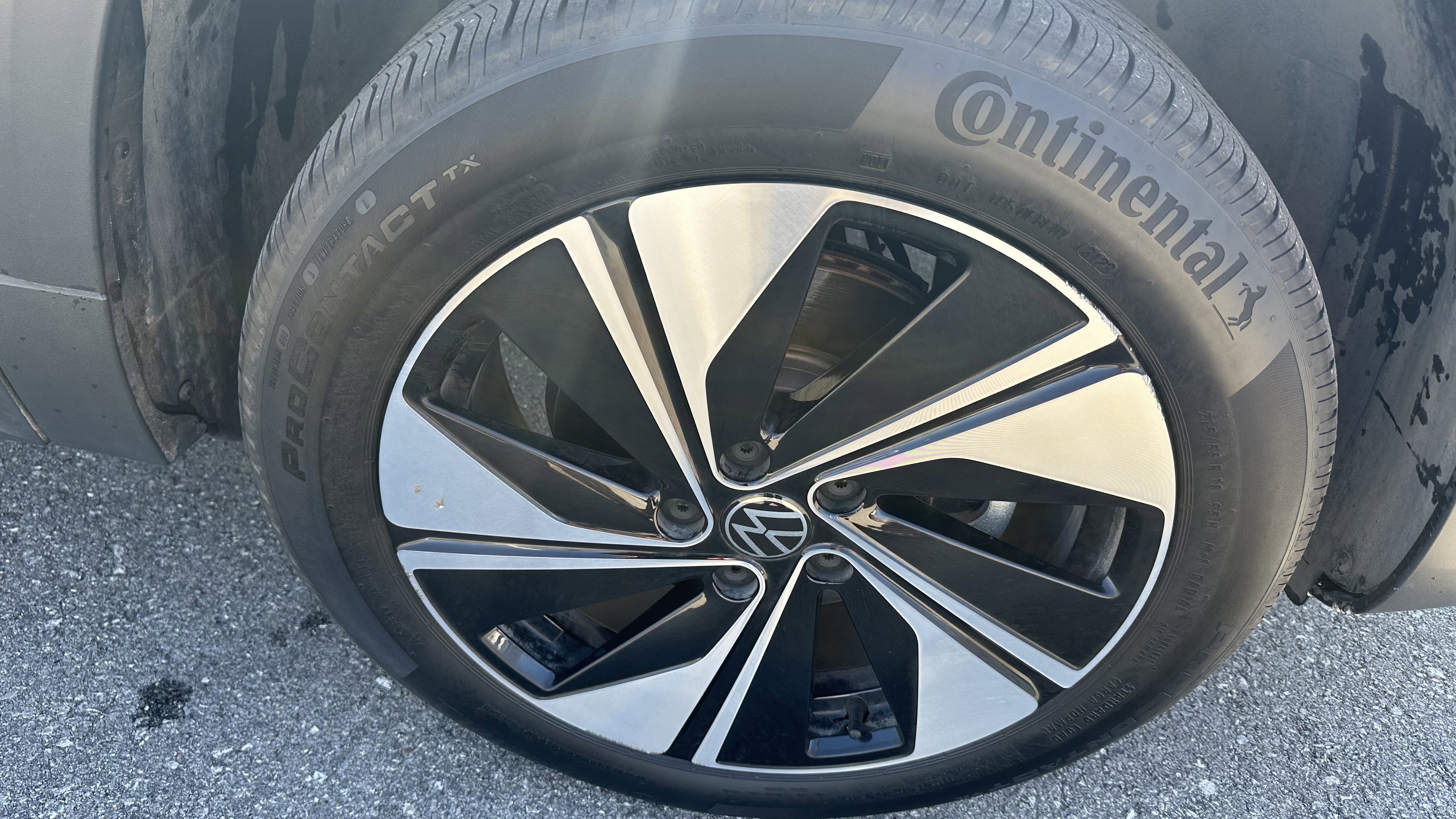 Used 2024 Volkswagen Taos SE w/ Panoramic Sunroof Package image 15