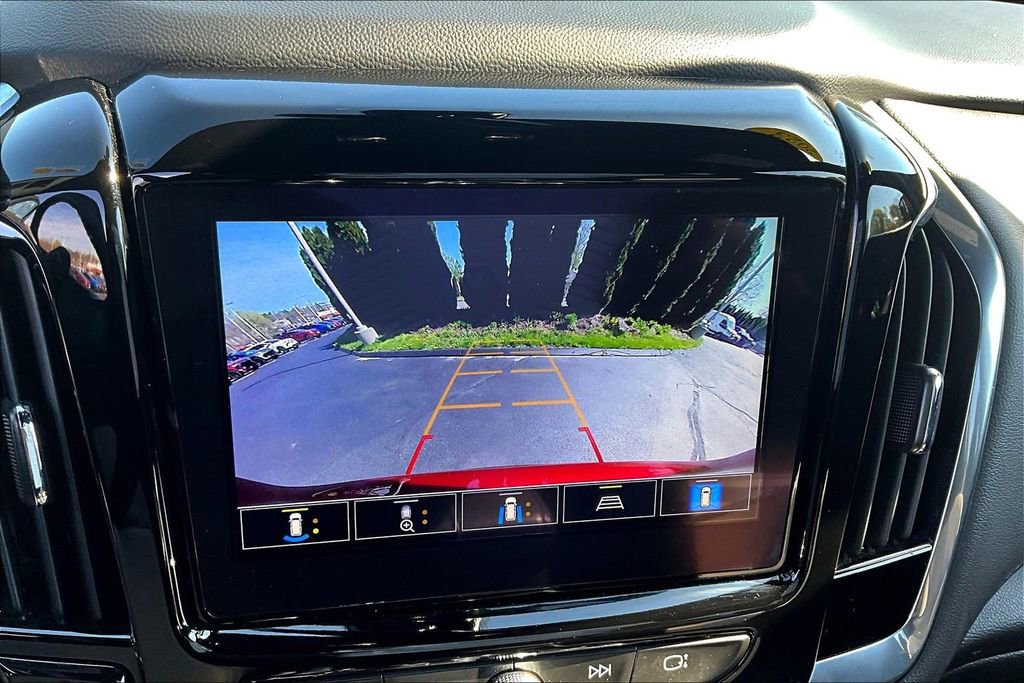 Used 2023 Chevrolet Traverse RS AWD/4WD image 14