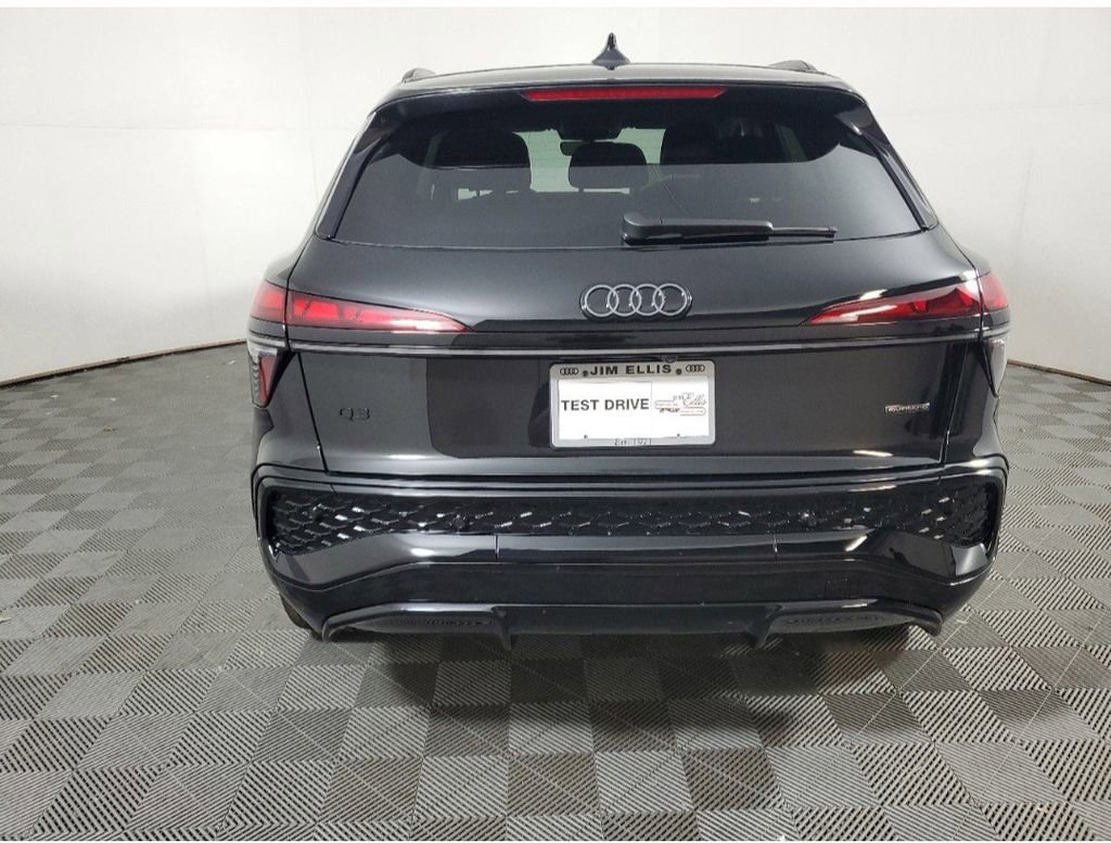 New 2026 Audi Q3 quattro 2.0T AWD/4WD image 5