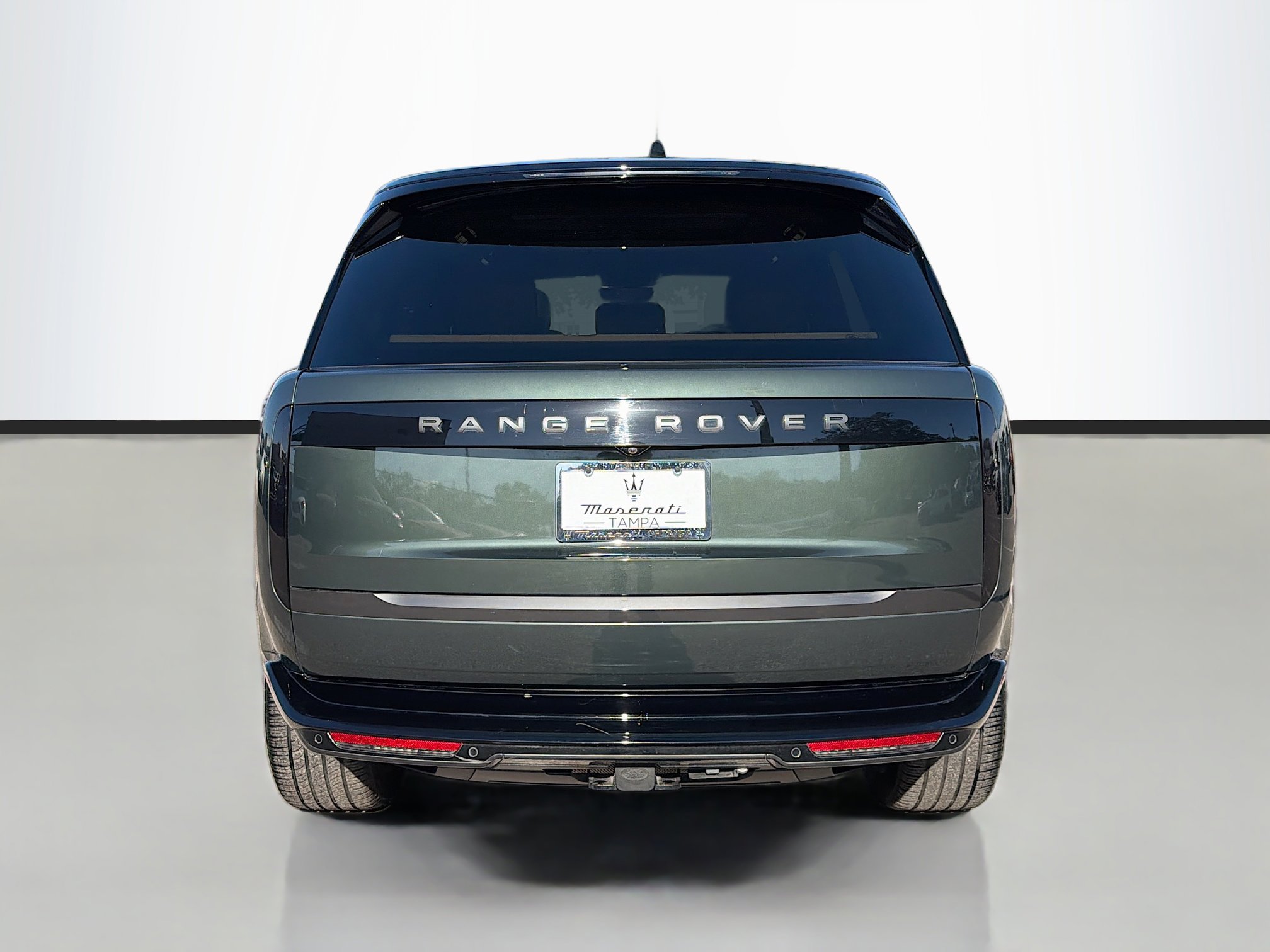 Used 2025 Land Rover Range Rover SE image 4