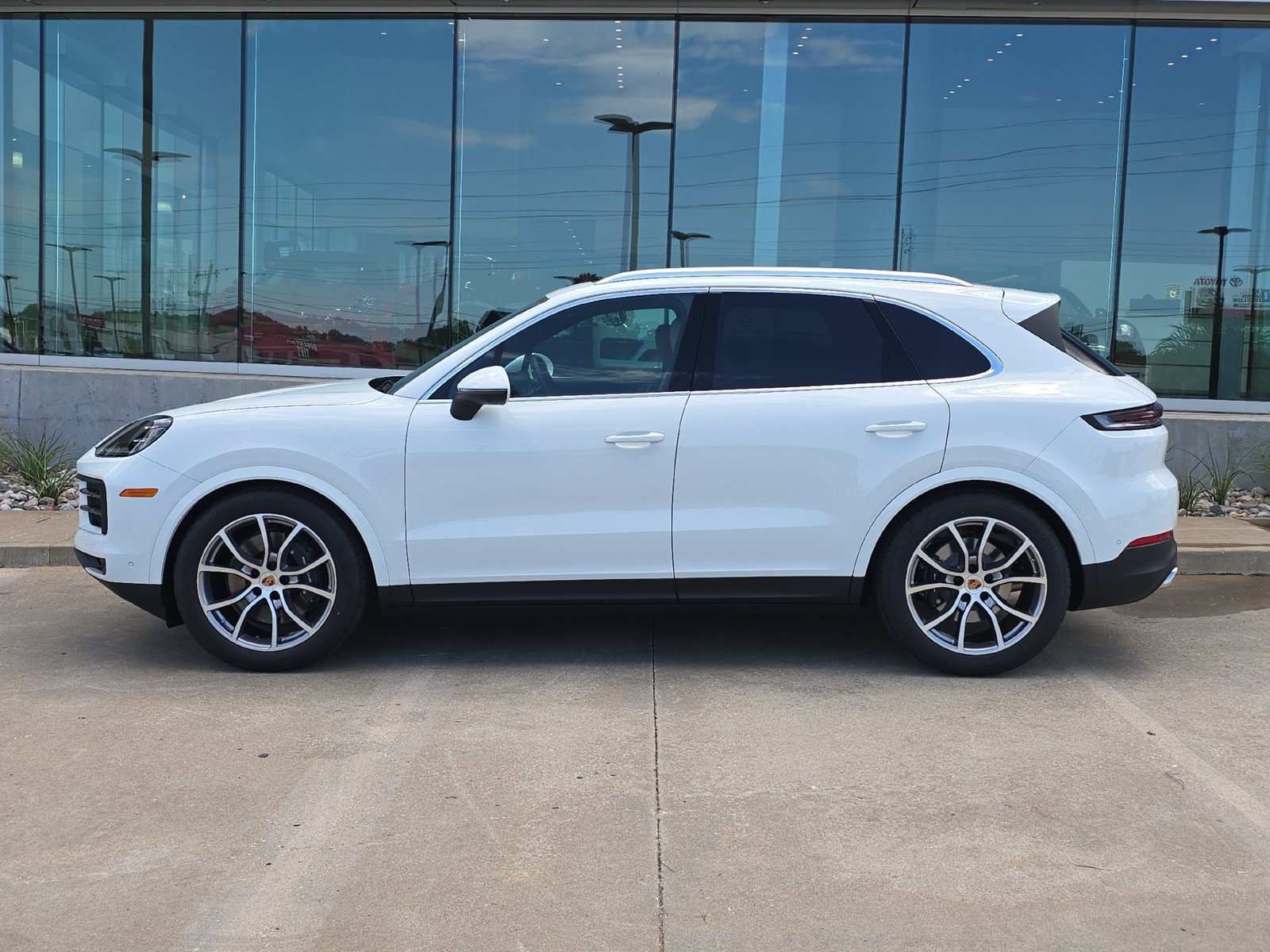 New 2026 Porsche Cayenne AWD/4WD image 2